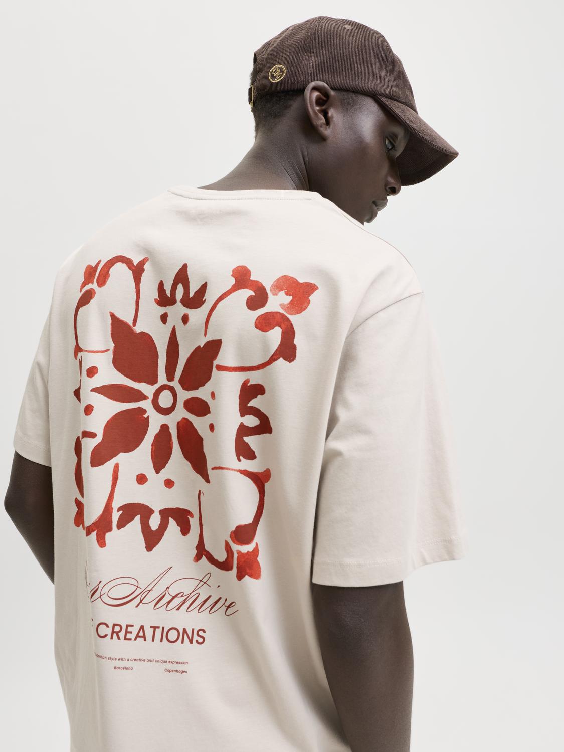 model_shot-creative